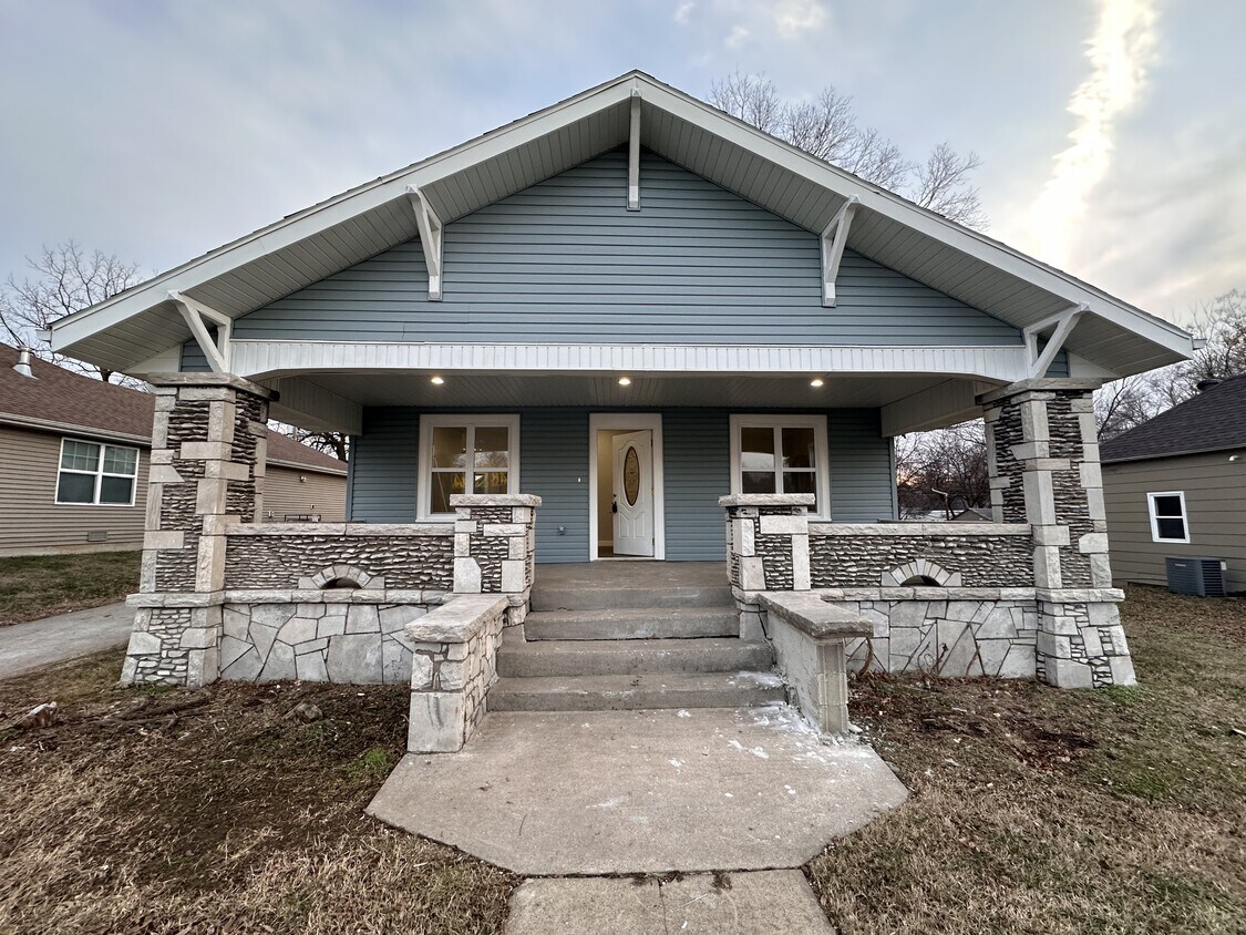 Foto principal - 528 W Division St