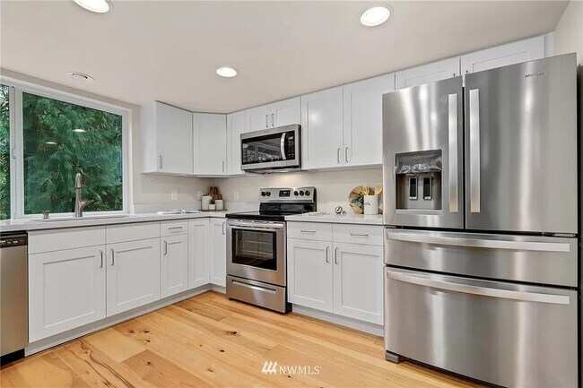 Building Photo - 4504 159th Ave NE