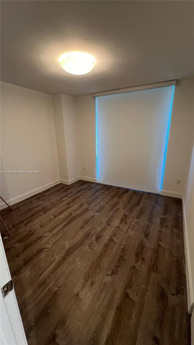 Foto del edificio - 2641 N Flamingo Rd