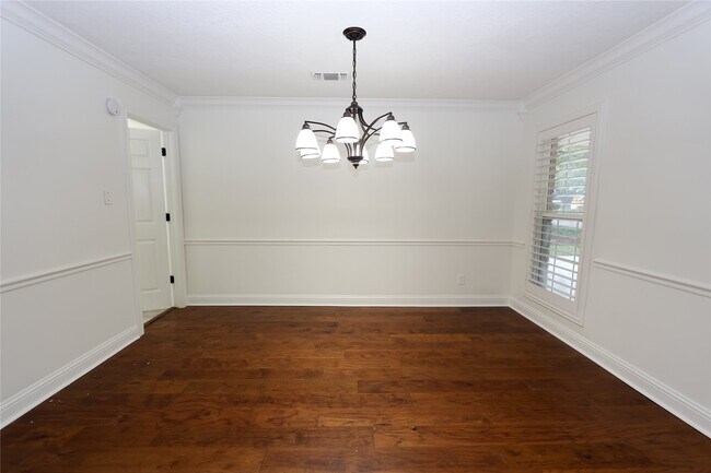 Building Photo - 4839 McDermed Dr