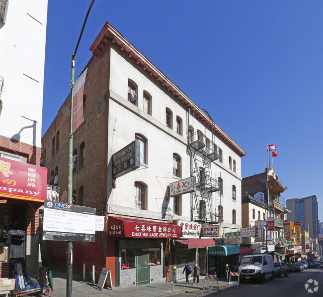 Foto del edificio - 858 Washington St