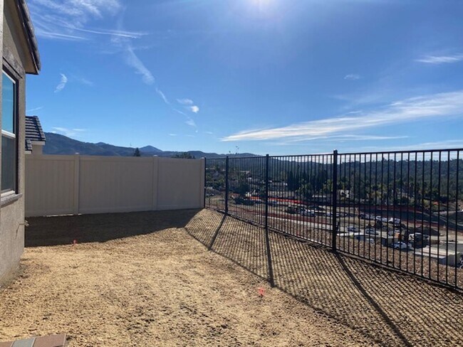 Building Photo - New Construction in the Farms with the bes...