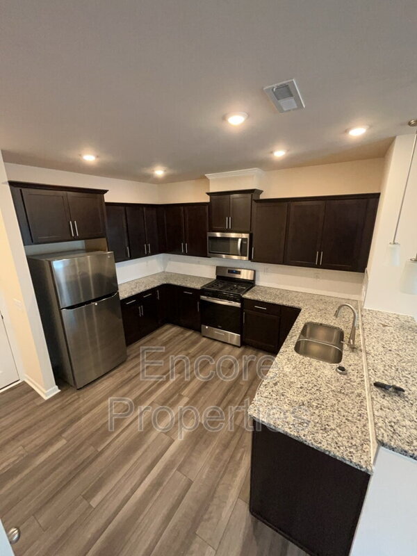 Foto del edificio - 305 Ribbon Rail St