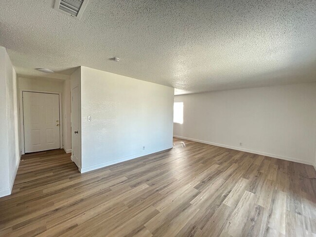 Foto del edificio - No HOA! 3 Bedroom 2 Bathroom House!