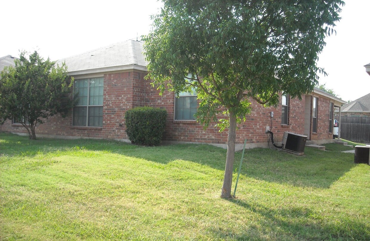 Building Photo - RAGLAND2121-23