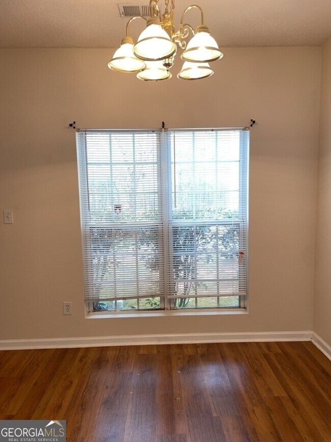 Foto del edificio - 3709 Brookwood Blvd