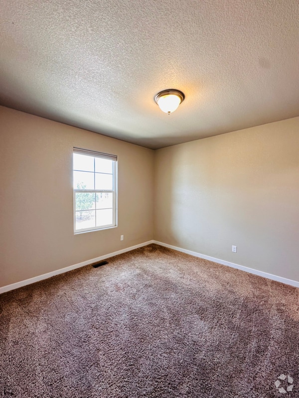 Building Photo - 2467 Dorset Dr