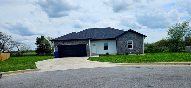 Building Photo - 928 Dishman Cir