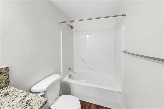 Building Photo - 1045 W Sanetta St