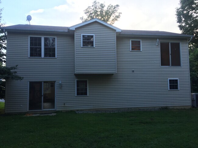 Building Photo - 8074 Cardinal Cir
