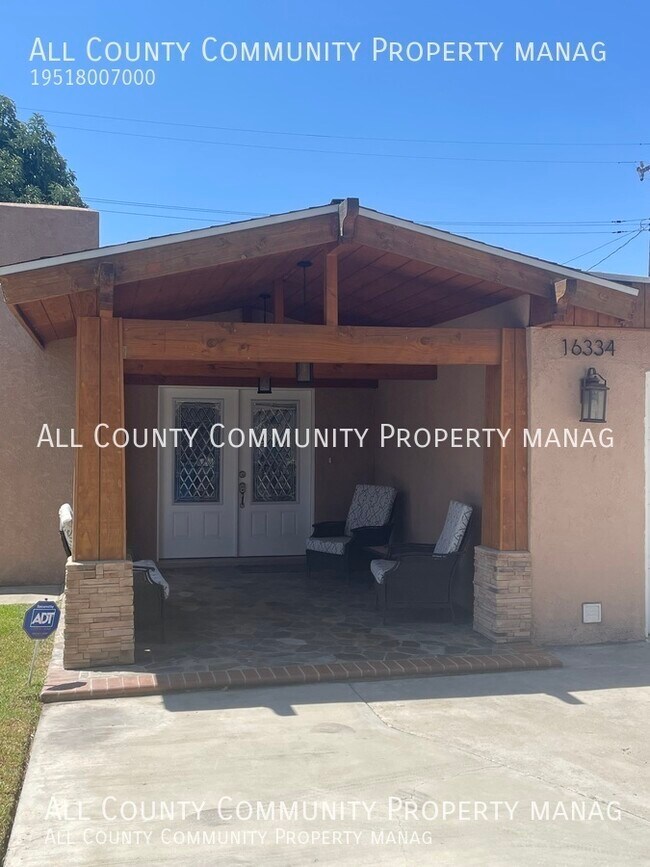 Foto del edificio - 16334 Lawnwood St