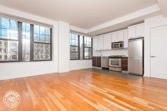 Building Photo - 123 Parkside Ave