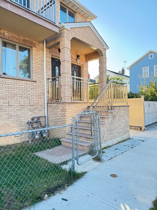 Primary Photo - 9838 Eckford Ave