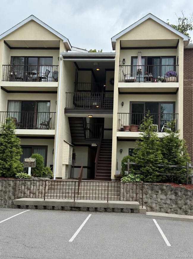 Building Photo - 19 Edinburgh Dr