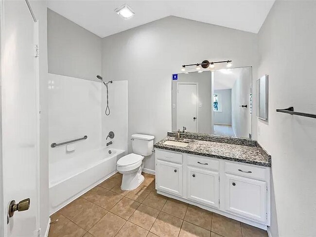 Foto del edificio - 22951 Sherioaks Ln