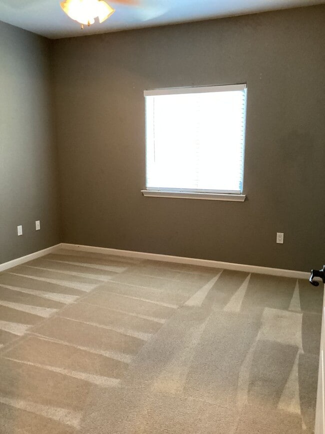 Foto del edificio - NOW AVAILABLE!! BEAUTIFUL GUSTINE HOME LOCATED IN GATED COMMUNITY