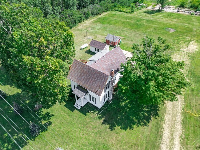 Foto del edificio - 7496 Wolf Rd