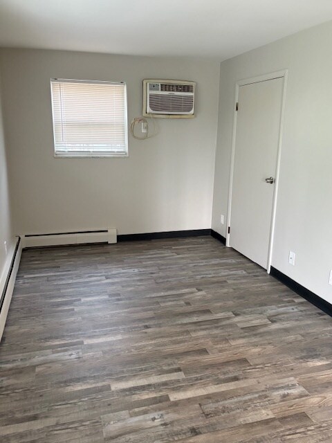 Building Photo - 2333 Highland Ave