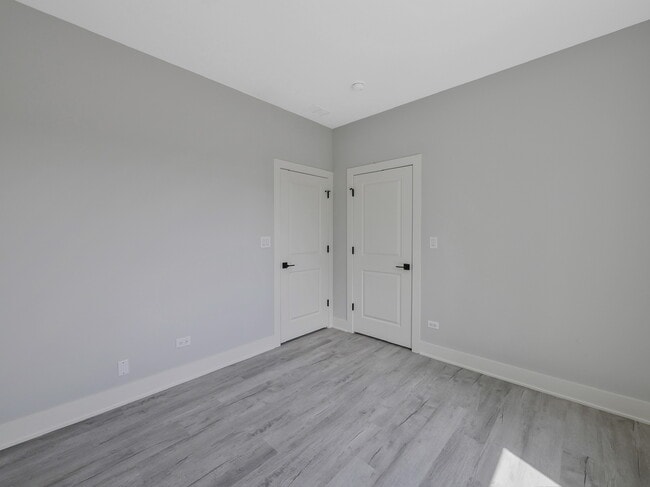 Building Photo - 1139 S Mozart St