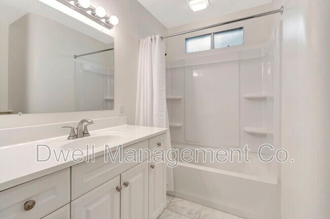 Foto del edificio - 8451 La Mesa Blvd