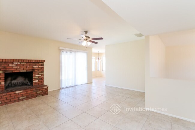 Building Photo - 1354 N Roca