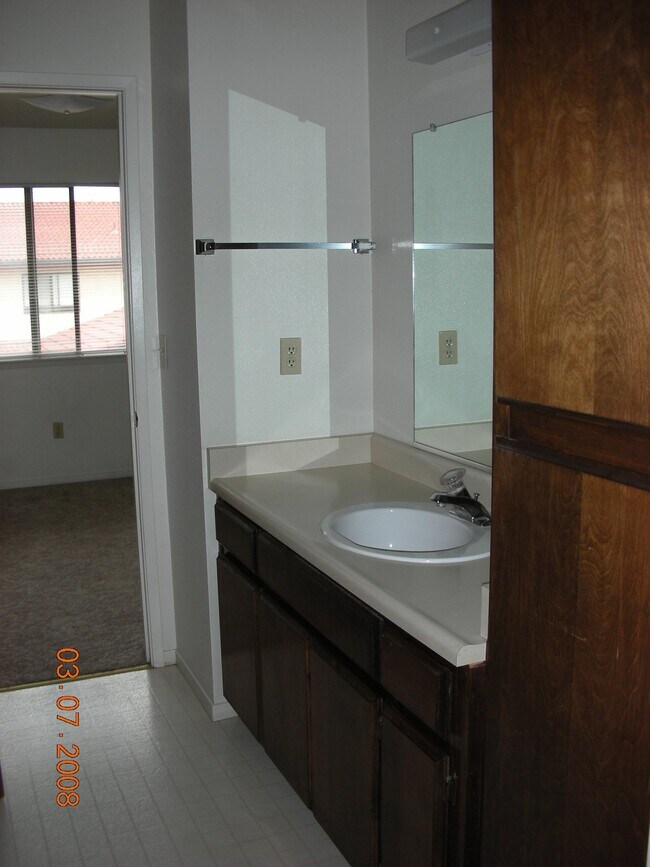 Foto del edificio - 850 Mission Sierra Ct