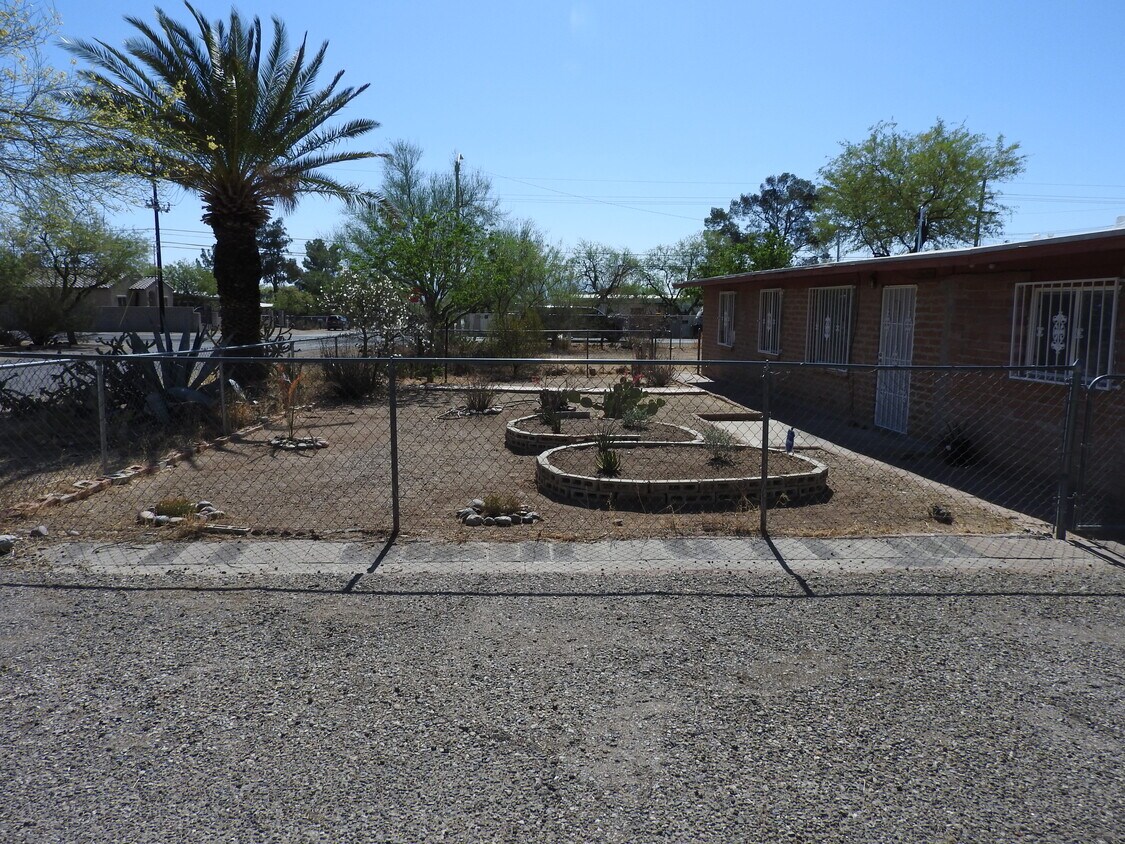 Irrigated garden area - 2901 W Milton Rd