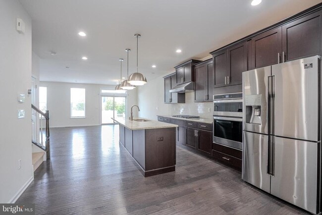 Building Photo - 16 Clover Ln