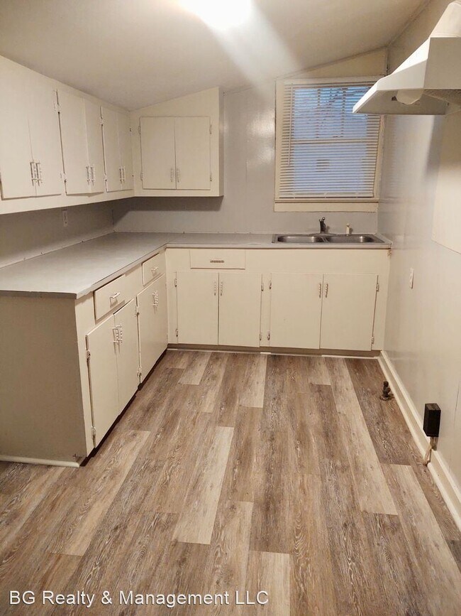 Building Photo - 2 br, 1 bath House - 1127 N Ave C