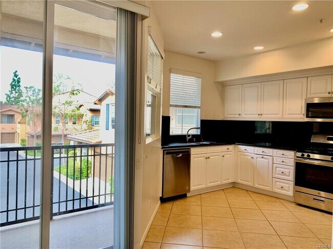 Building Photo - 131 Stepping Stone, Irvine, CA 92603 - 3 B...