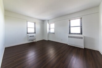 Interior Photo - Parc Frontenac