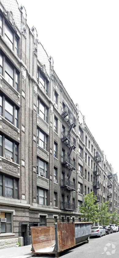 Building Photo - 645 W 160th St