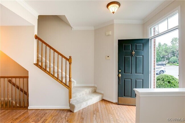Foto del edificio - 3230 Friars Walk Ln