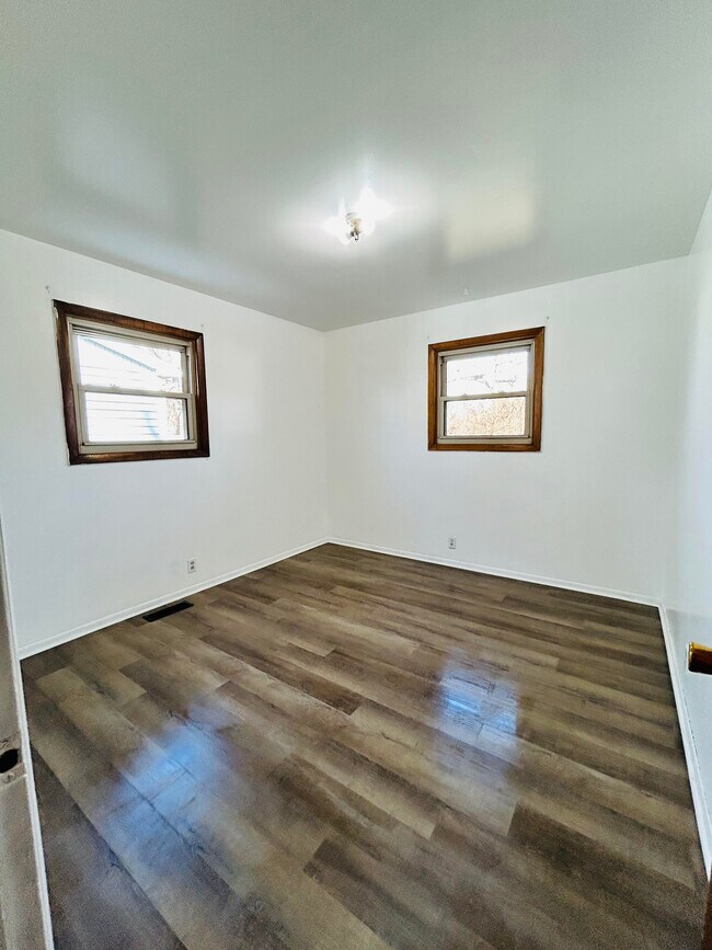 one of three bedrooms - 3112 S Chippewa Ln