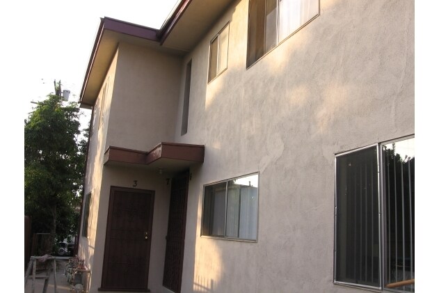 Foto del edificio - Longwood Apartment