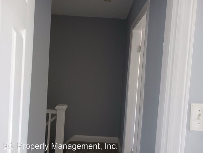 Building Photo - 3 br, 1 bath House - 5128 Arbutus Avenue