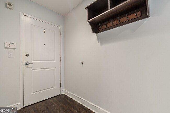 Foto del edificio - 44 Peachtree Pl NW