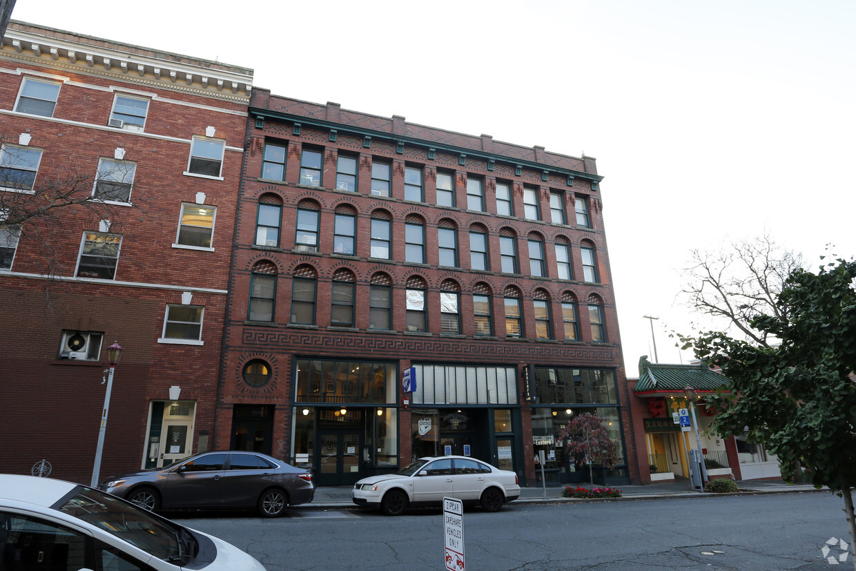 Building Photo - Eastern Hotel