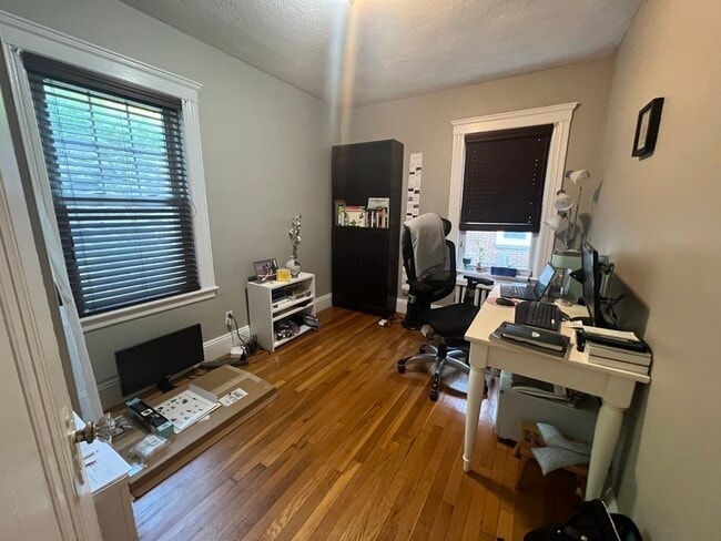 Building Photo - 98 Westbourne Ter