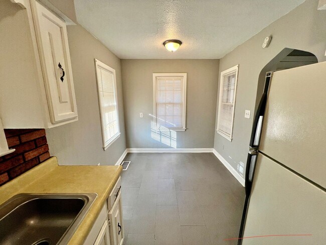 Foto del edificio - 2304 S Hall Rd