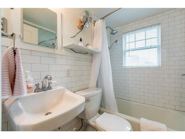 Foto del edificio - 538 4th Ave NW