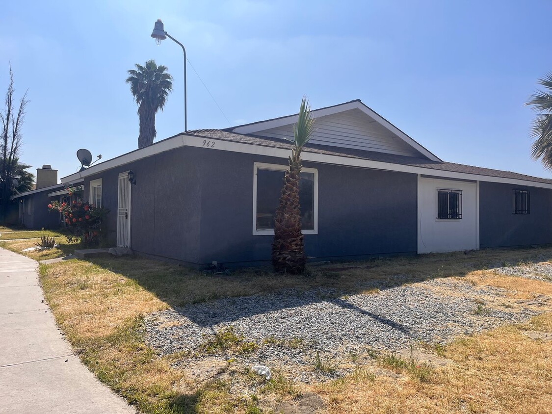 Foto principal - 962 Monarch St