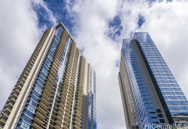 Building Photo - 1388 Kapiolani Blvd