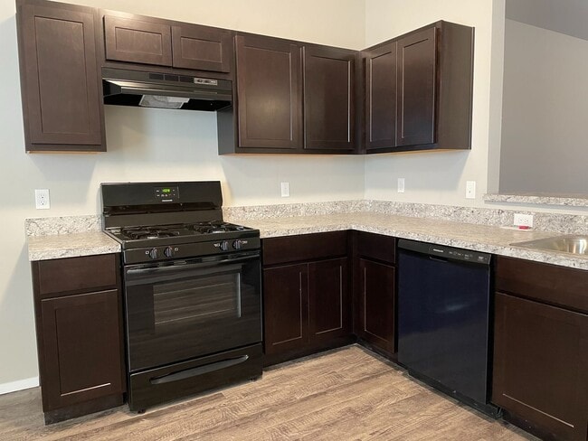 Building Photo - Wonderful Home in El Reno! 4 Bedrooms, 2 Bathroom