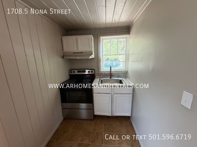 Building Photo - 1708.5 Nona St