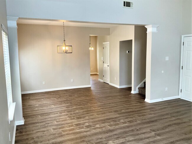 Building Photo - 409 Galesburg Dr