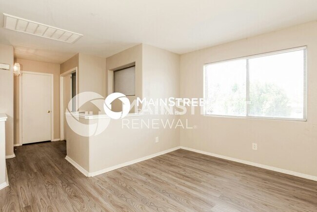 Building Photo - 4 Bedroom Pet-Friendly Home in Avondale, AZ with Main Street Renewal