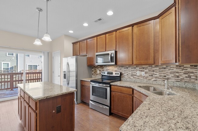 Building Photo - 270 Paradise Dr