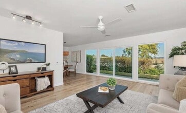 Building Photo - 3808 Vista Campana S