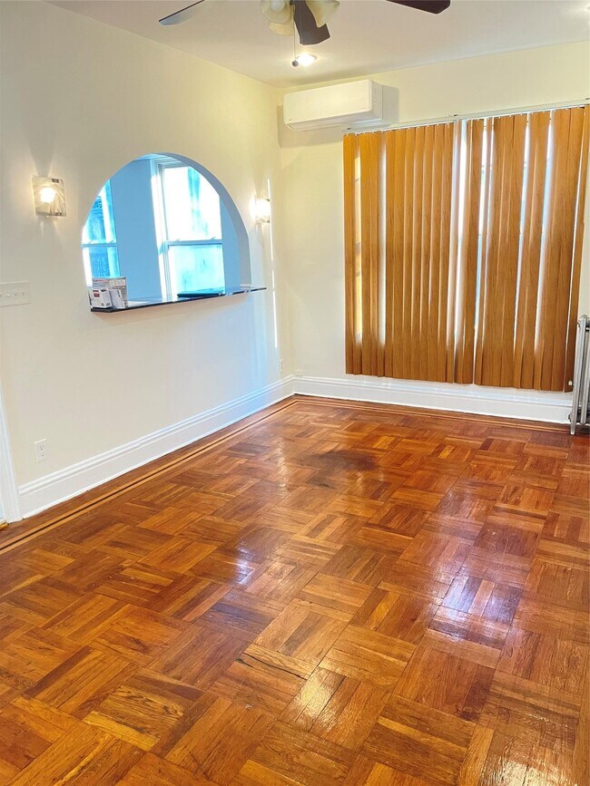 Foto del edificio - 4433 Carpenter Ave